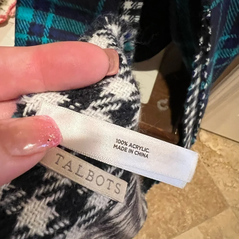 Talbots • plaid reversible soft scarf